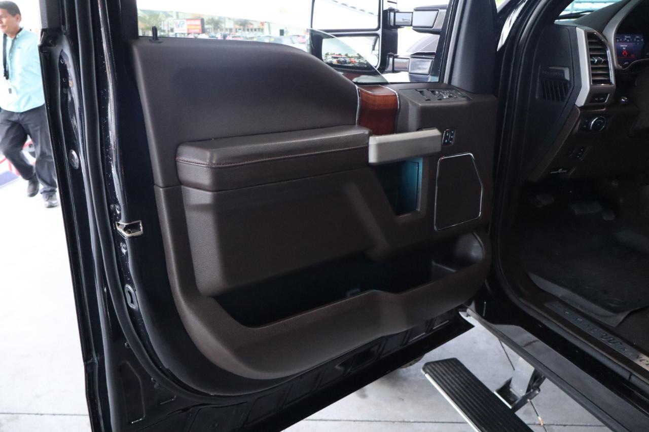 Ford Super Duty F-350 DRW King Ranch 4WD Crew Cab 8' Box 2020