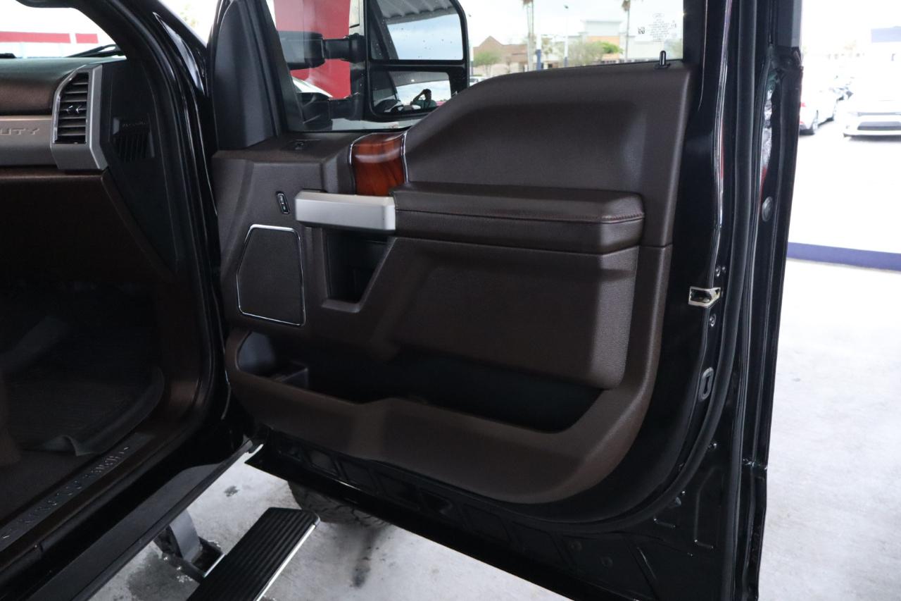 Ford Super Duty F-350 DRW King Ranch 4WD Crew Cab 8' Box 2020