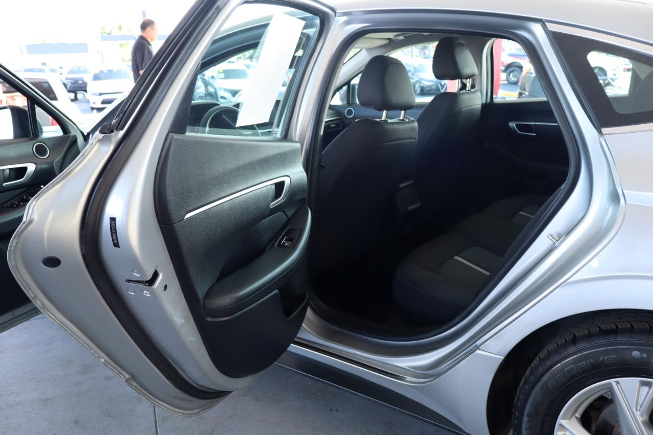 Hyundai Sonata SE 2.5L 2021