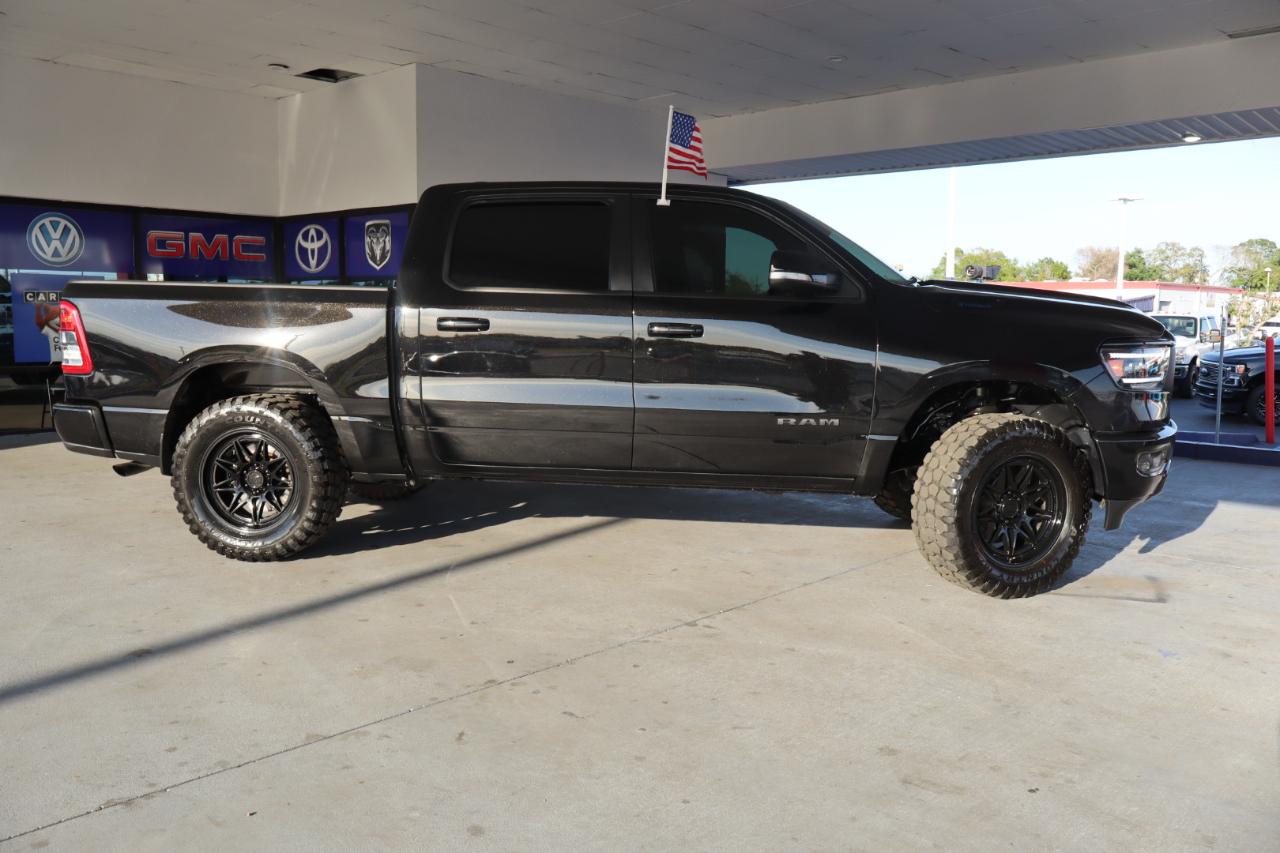 RAM 1500 Big Horn 4x2 Crew Cab 5'7" Box 2021