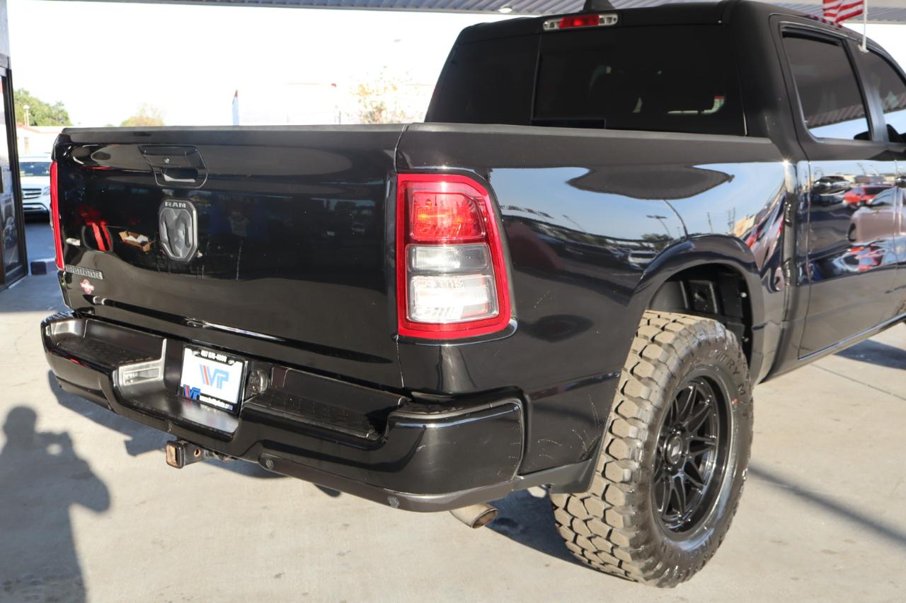 RAM 1500 Big Horn 4x2 Crew Cab 5'7" Box 2021