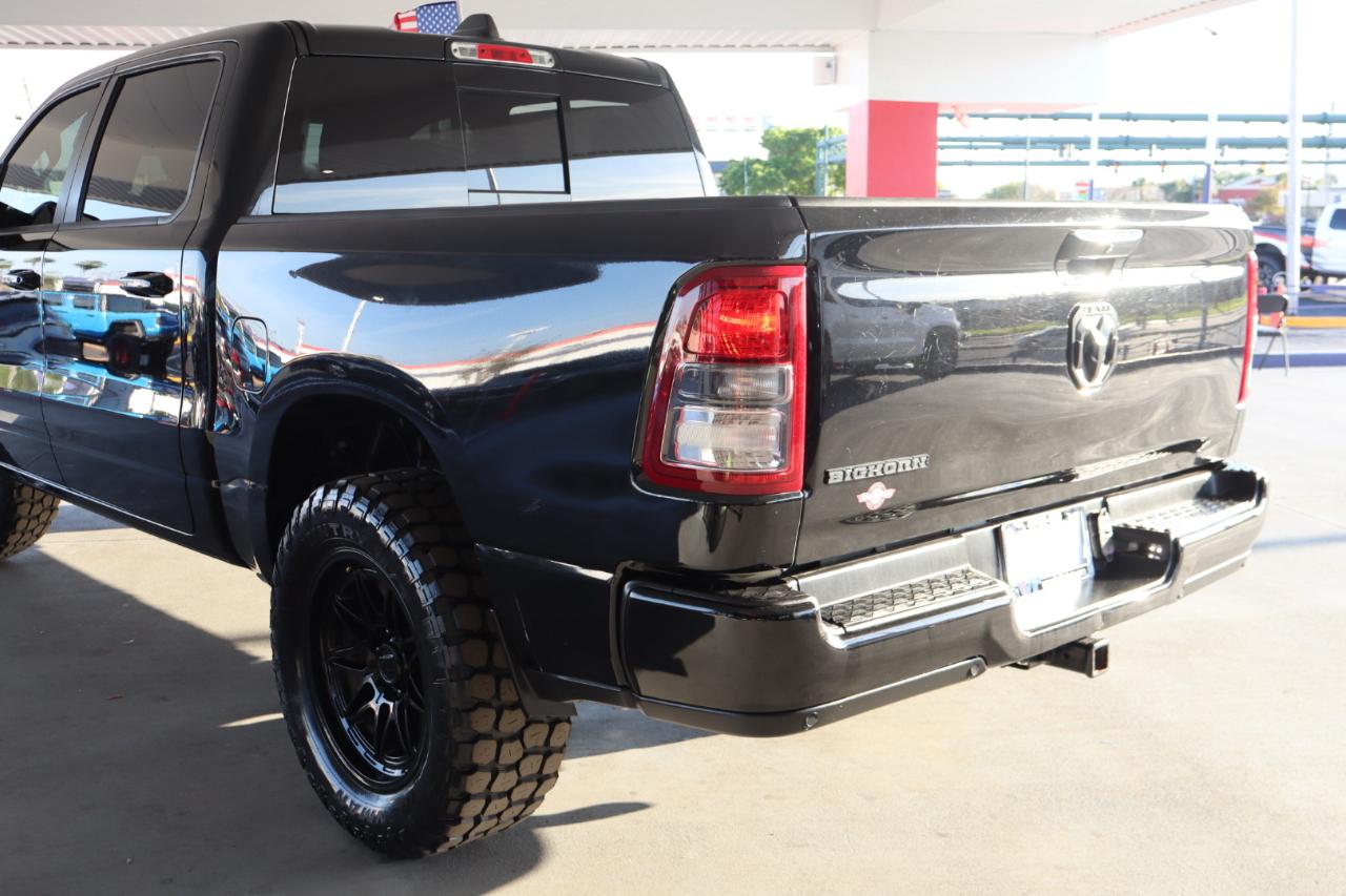 RAM 1500 Big Horn 4x2 Crew Cab 5'7" Box 2021
