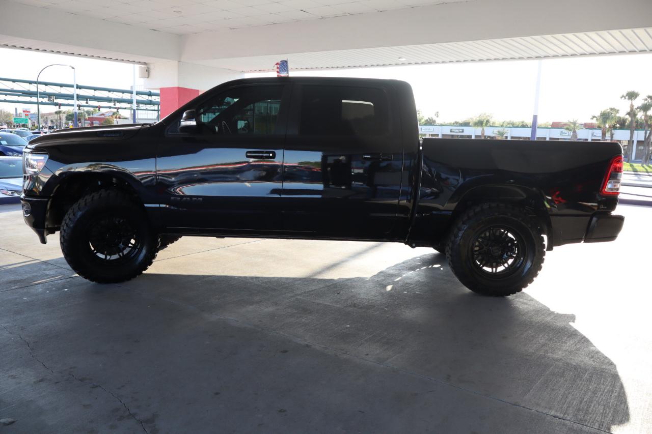 RAM 1500 Big Horn 4x2 Crew Cab 5'7" Box 2021