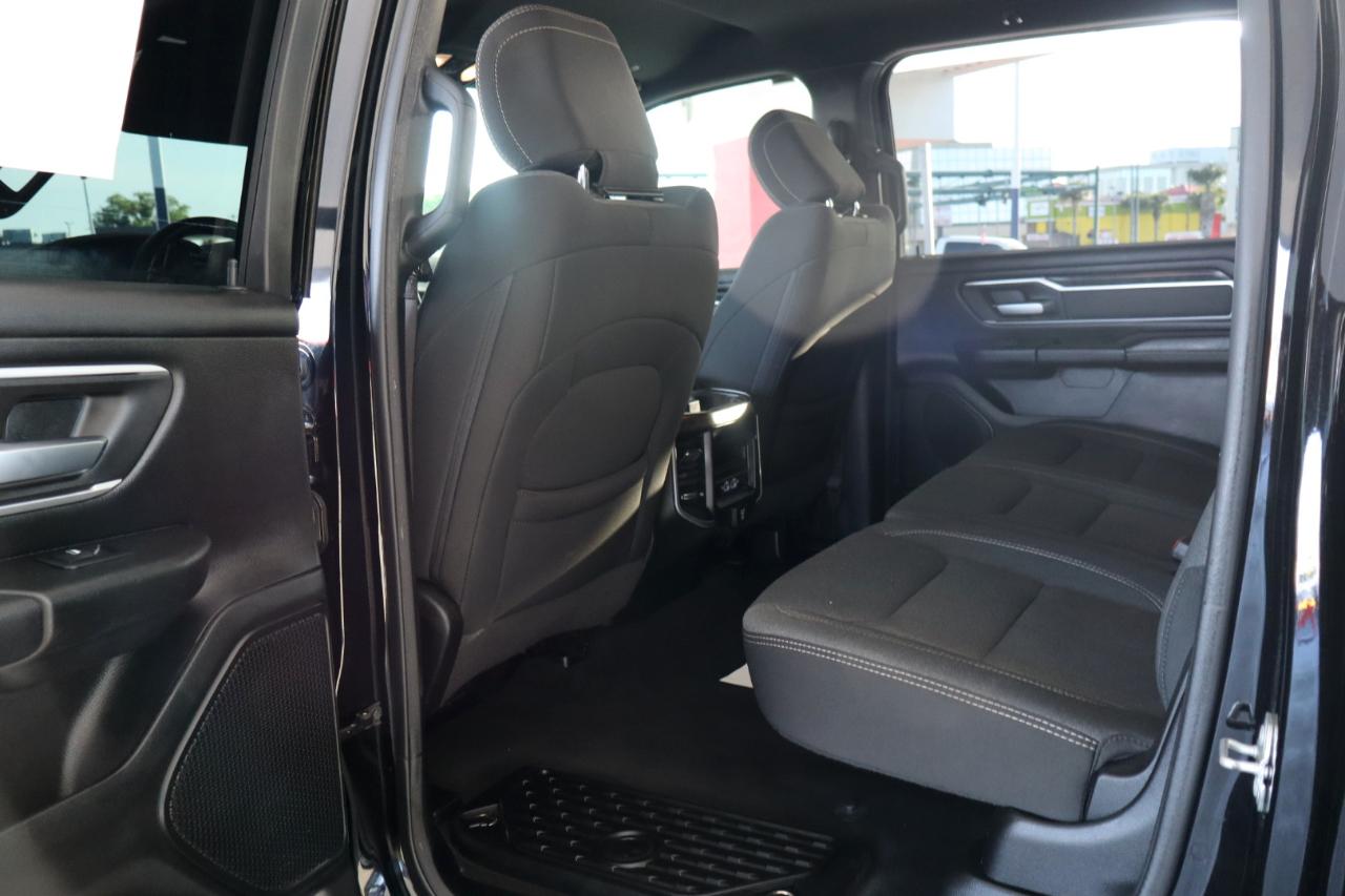 RAM 1500 Big Horn 4x2 Crew Cab 5'7" Box 2021