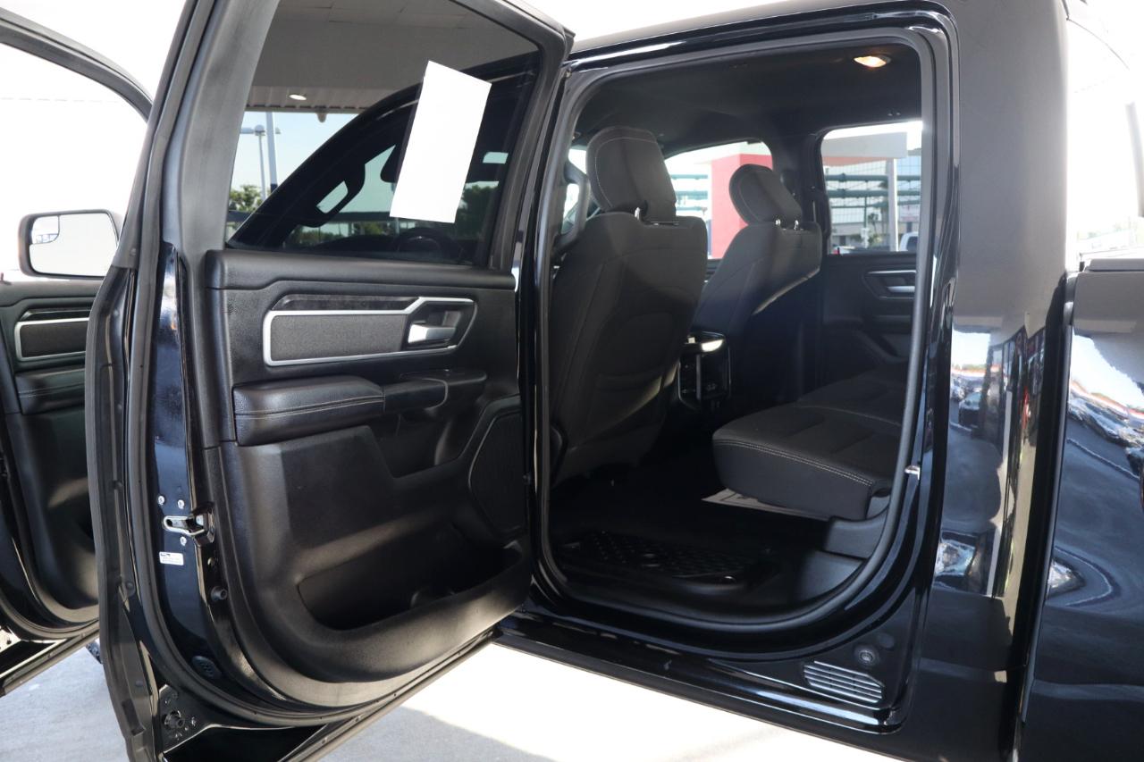 RAM 1500 Big Horn 4x2 Crew Cab 5'7" Box 2021