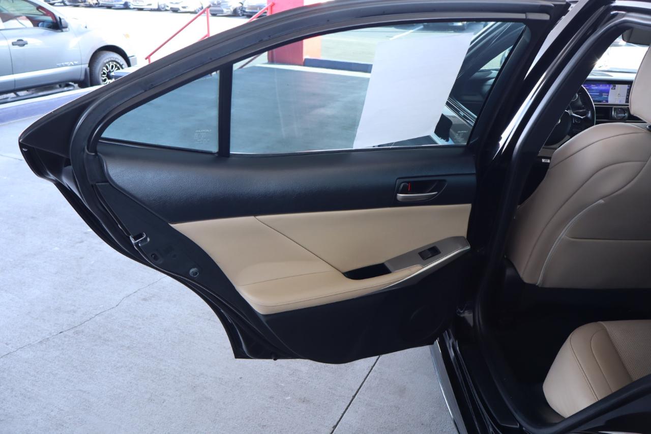 Lexus IS IS Turbo RWD 2017