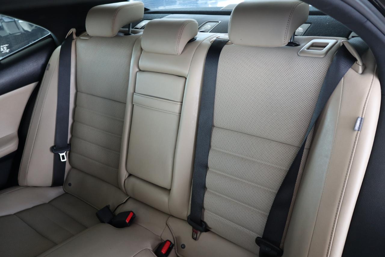 Lexus IS IS Turbo RWD 2017