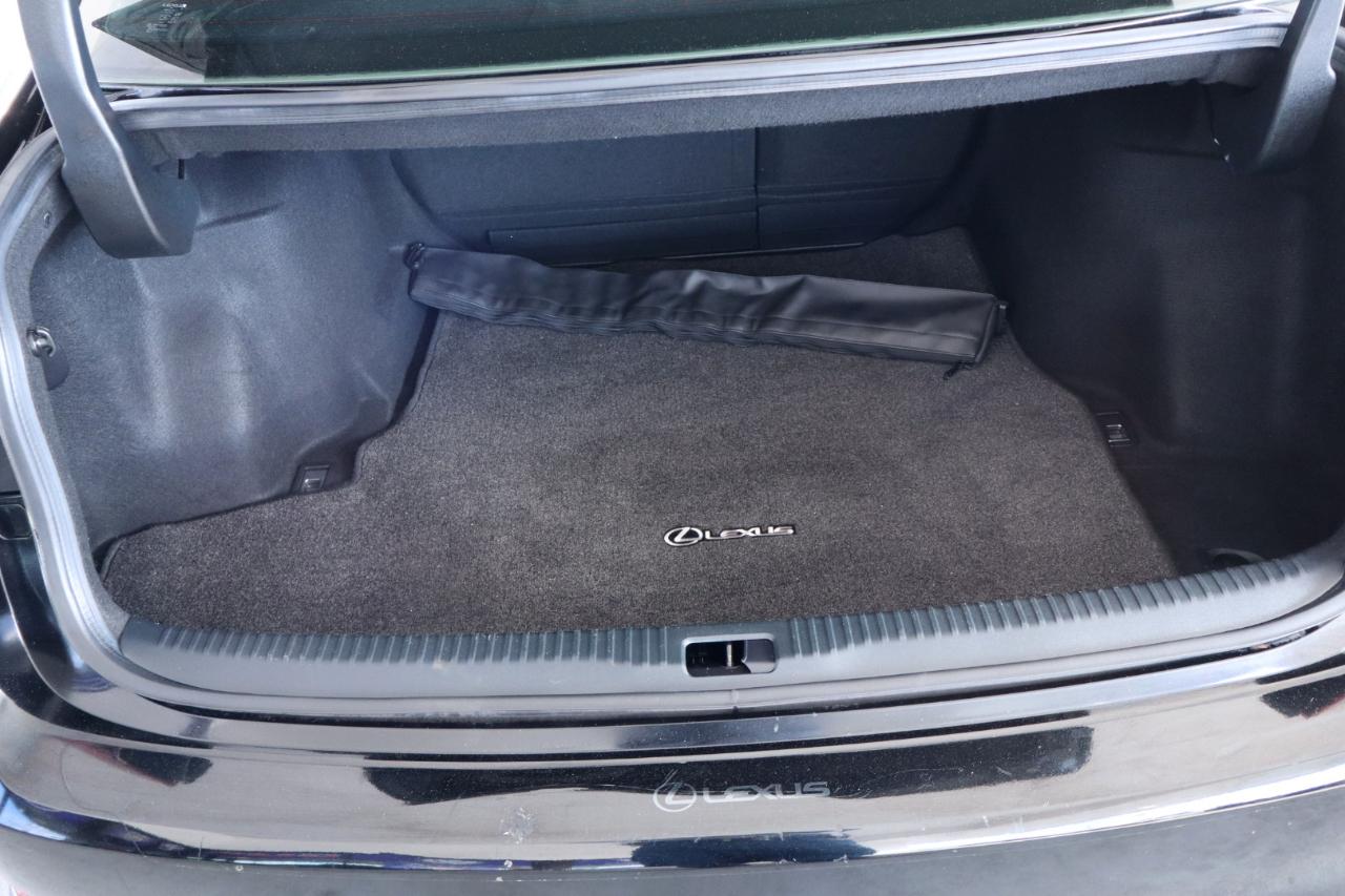 Lexus IS IS Turbo RWD 2017