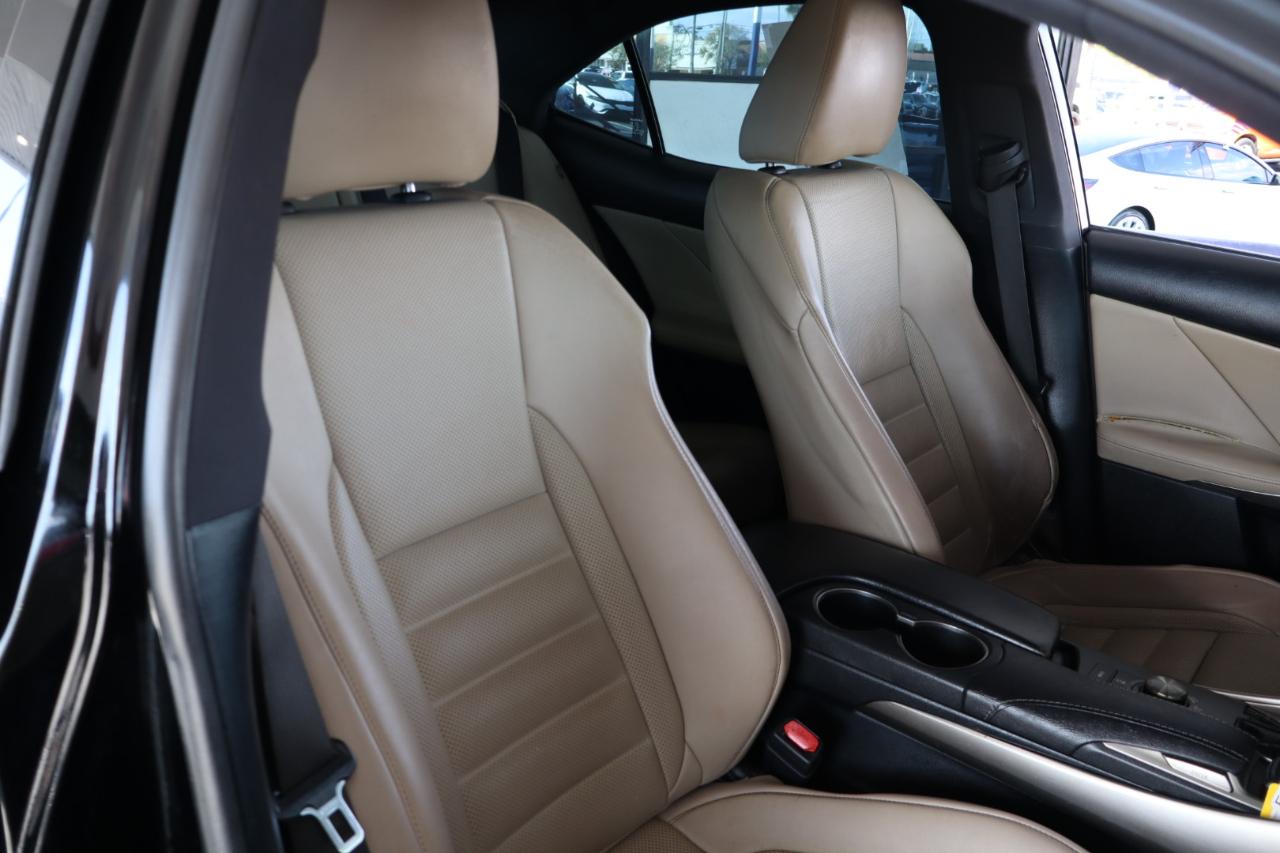 Lexus IS IS Turbo RWD 2017