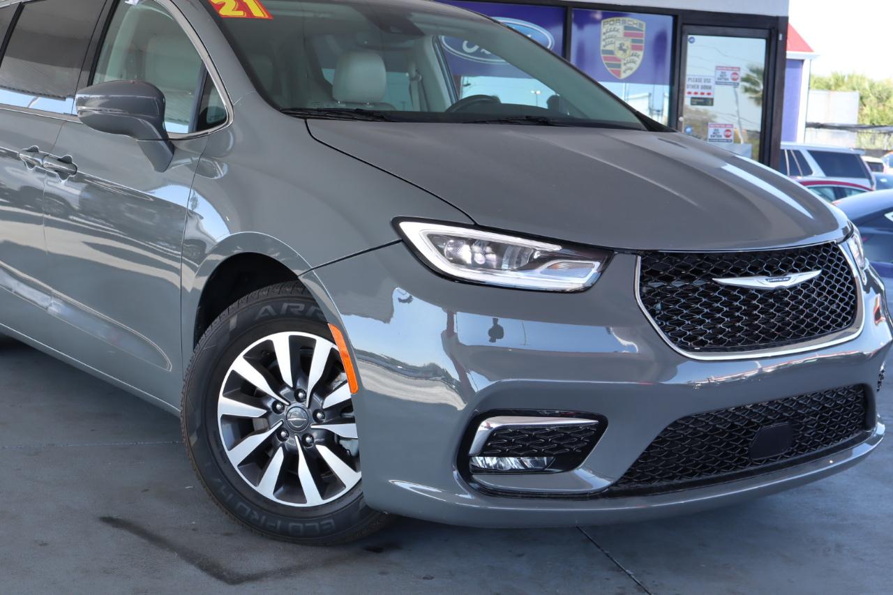 Chrysler Pacifica Touring L FWD 2021