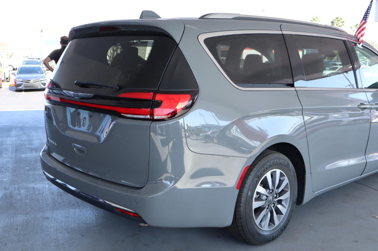 Chrysler Pacifica Touring L FWD 2021