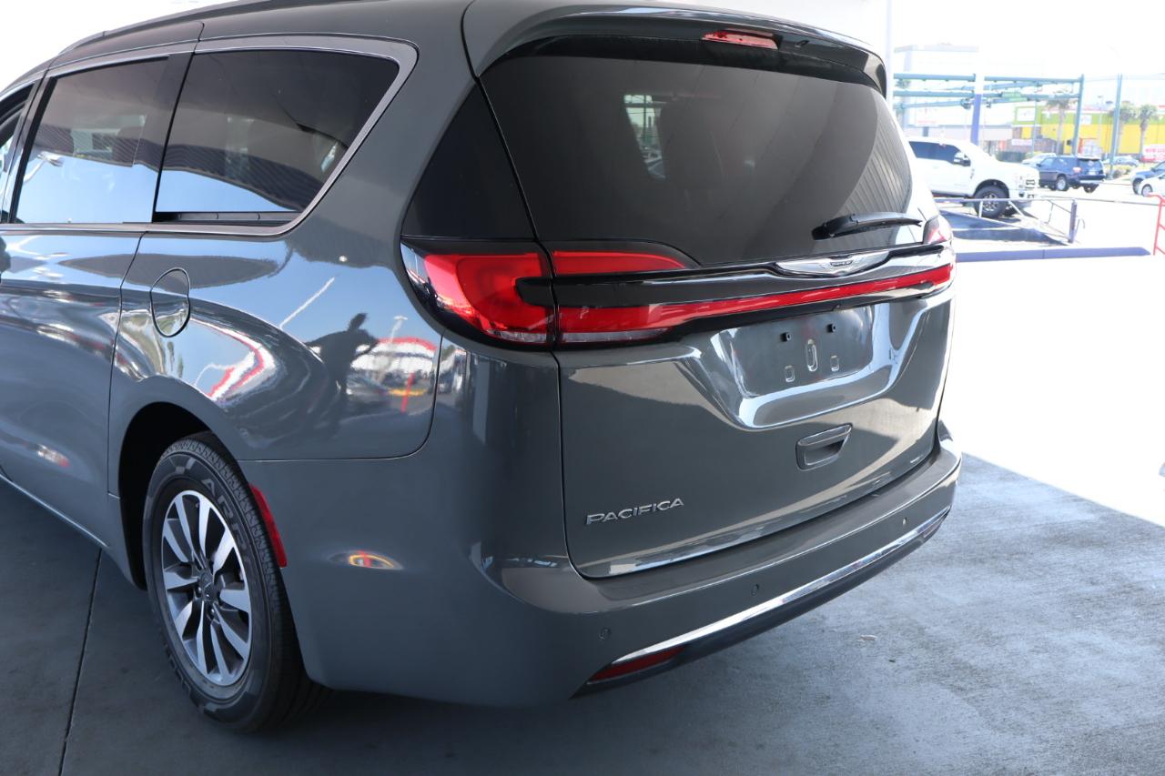 Chrysler Pacifica Touring L FWD 2021