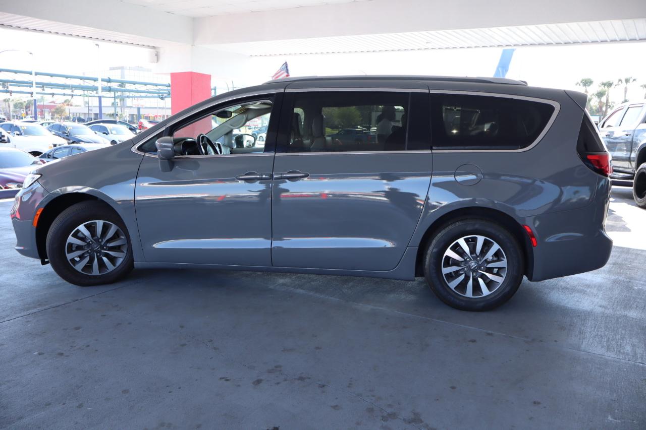 Chrysler Pacifica Touring L FWD 2021