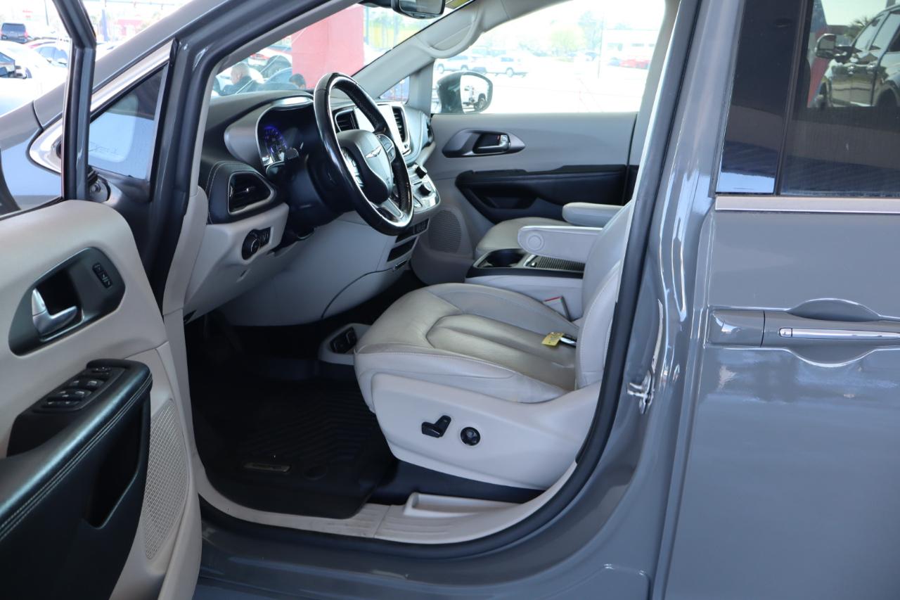 Chrysler Pacifica Touring L FWD 2021
