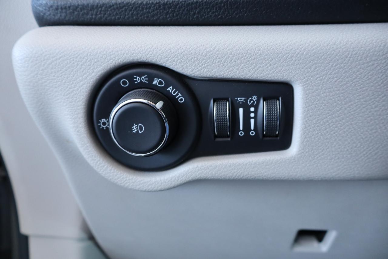 Chrysler Pacifica Touring L FWD 2021