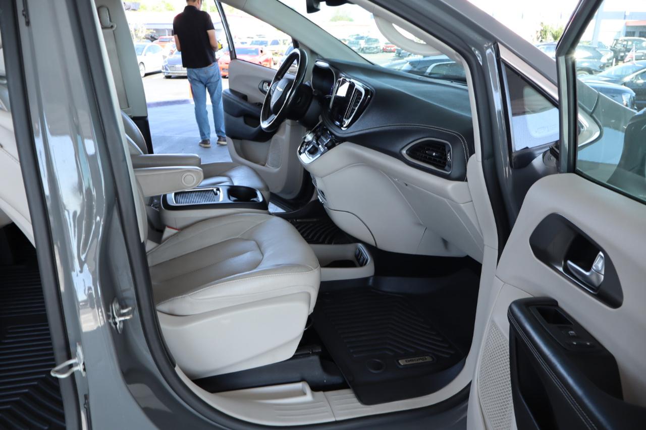 Chrysler Pacifica Touring L FWD 2021