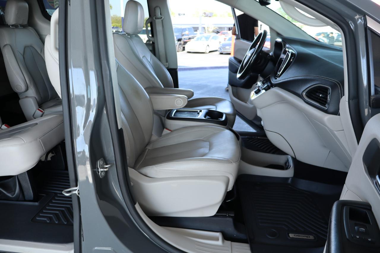 Chrysler Pacifica Touring L FWD 2021