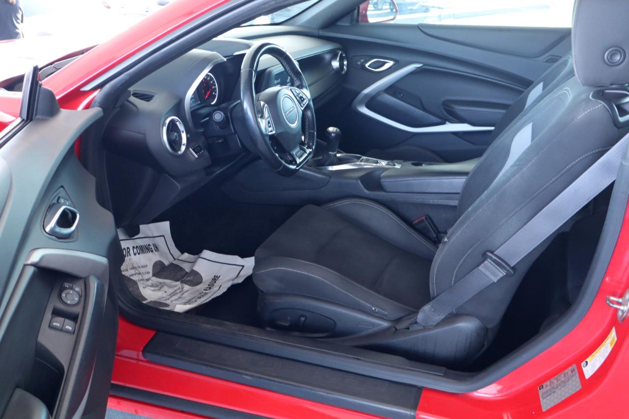 Chevrolet Camaro 2dr Cpe 1LT 2017