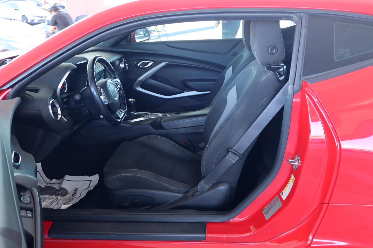Chevrolet Camaro 2dr Cpe 1LT 2017