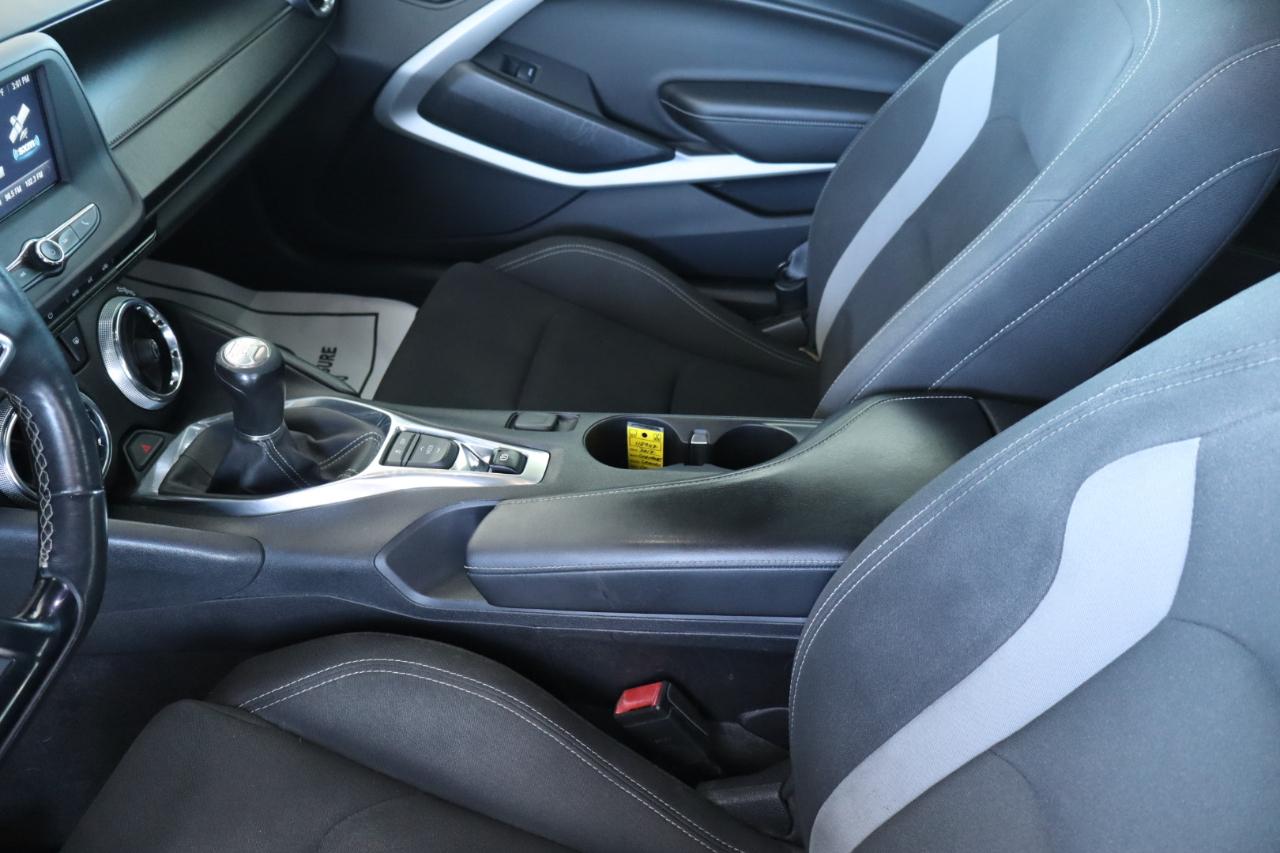 Chevrolet Camaro 2dr Cpe 1LT 2017