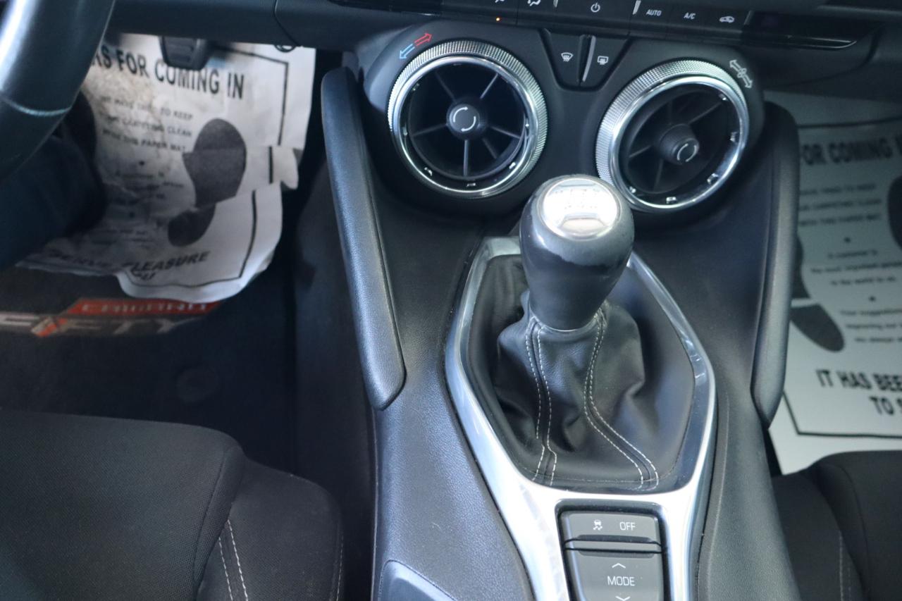 Chevrolet Camaro 2dr Cpe 1LT 2017