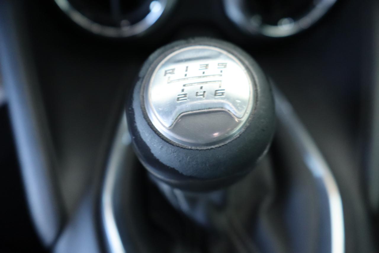 Chevrolet Camaro 2dr Cpe 1LT 2017