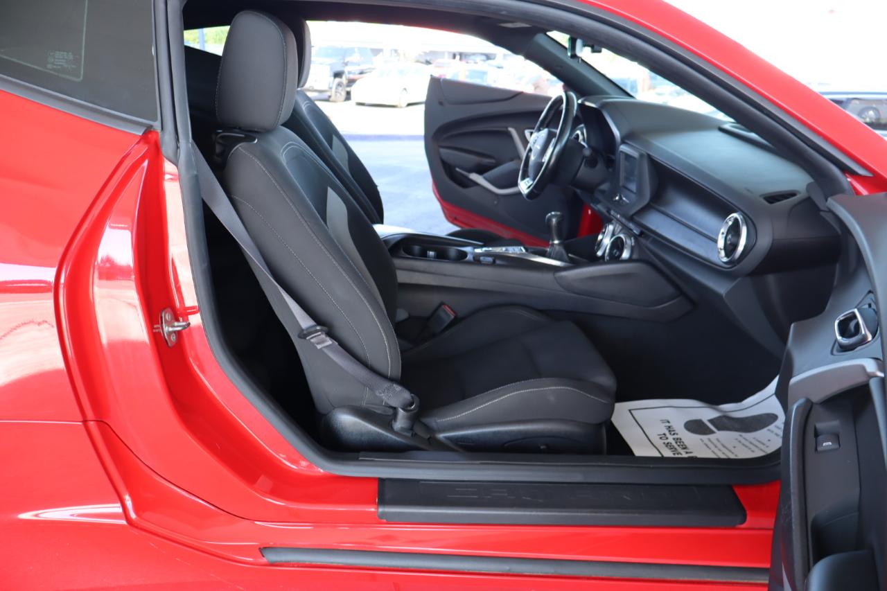 Chevrolet Camaro 2dr Cpe 1LT 2017