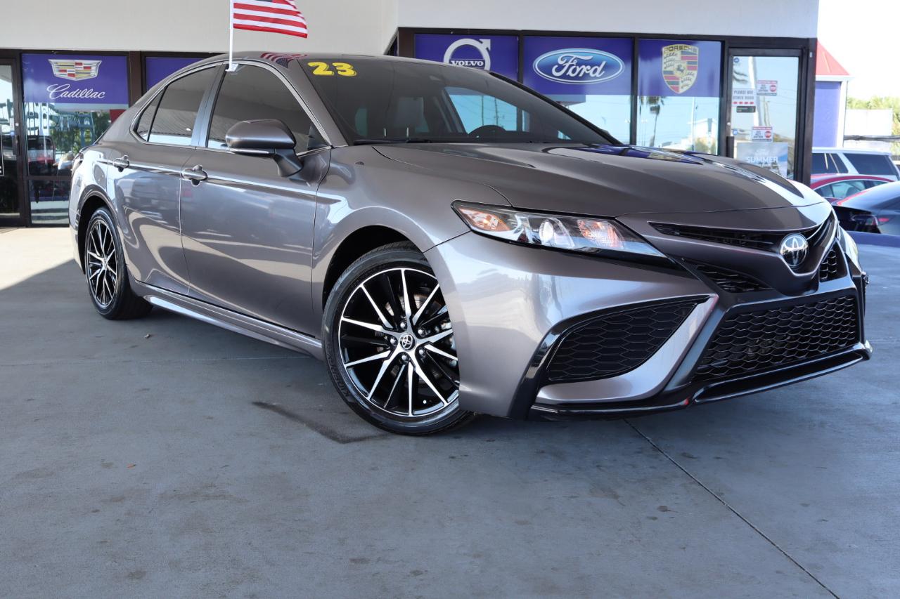 Toyota Camry SE Nightshade Auto (Natl) 2023