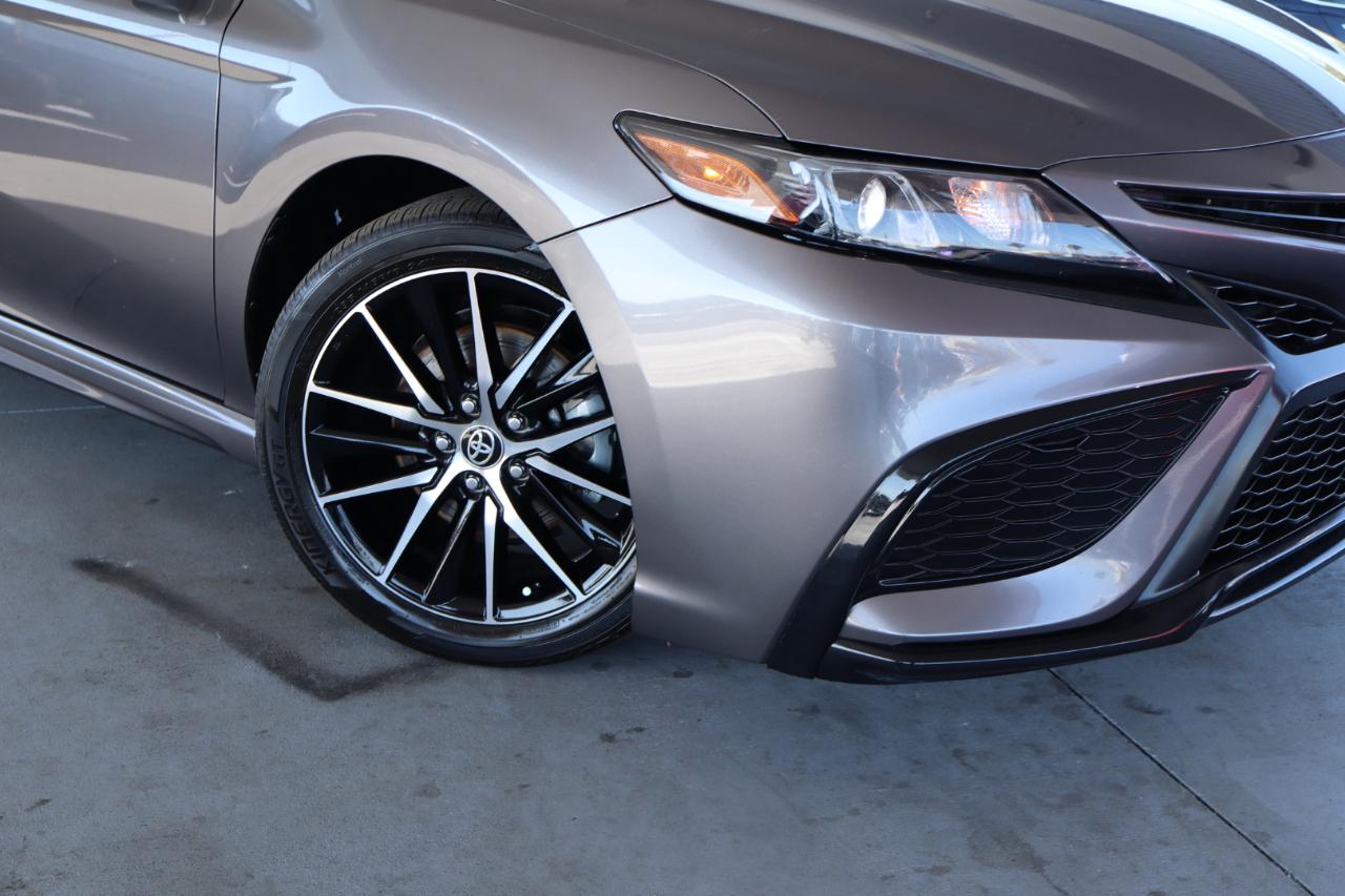 Toyota Camry SE Nightshade Auto (Natl) 2023