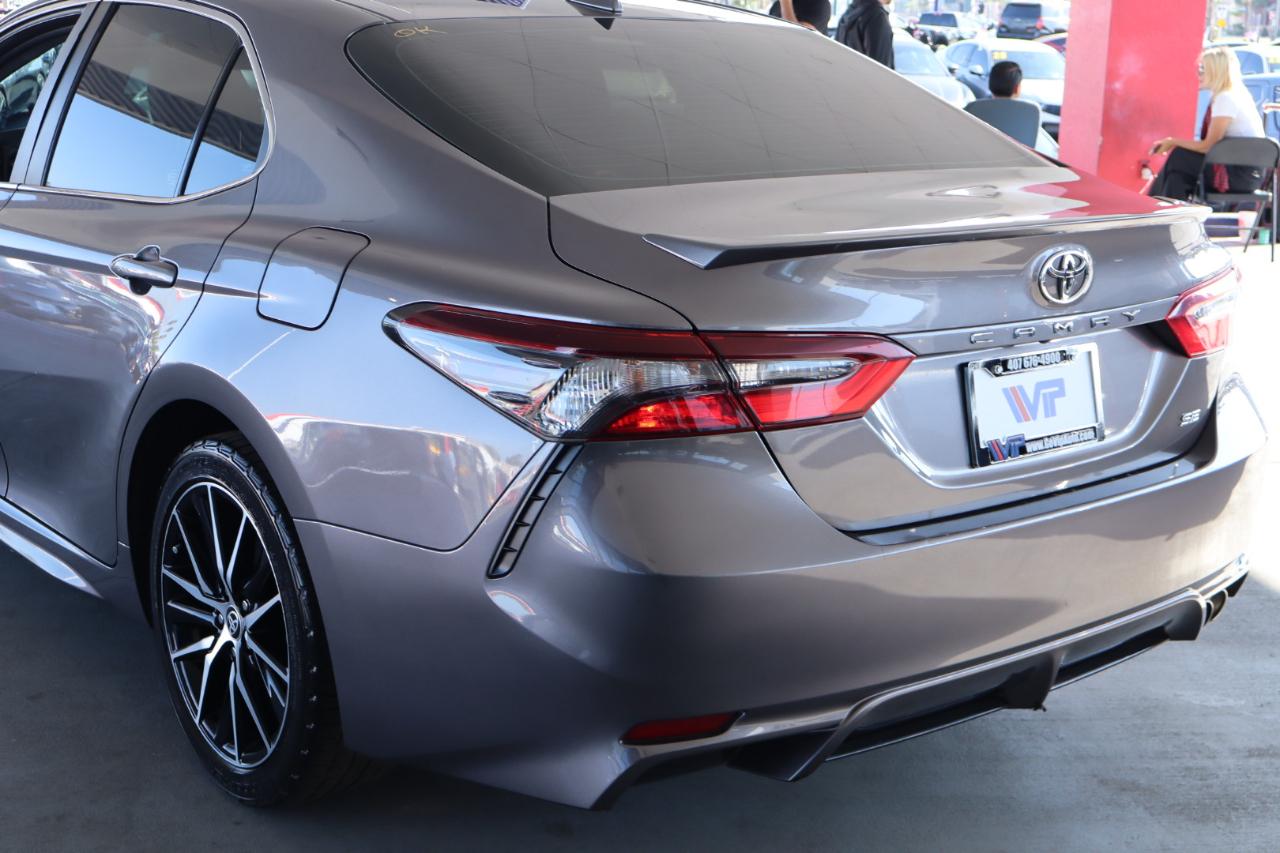 Toyota Camry SE Nightshade Auto (Natl) 2023