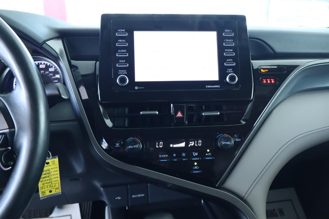 Toyota Camry SE Nightshade Auto (Natl) 2023