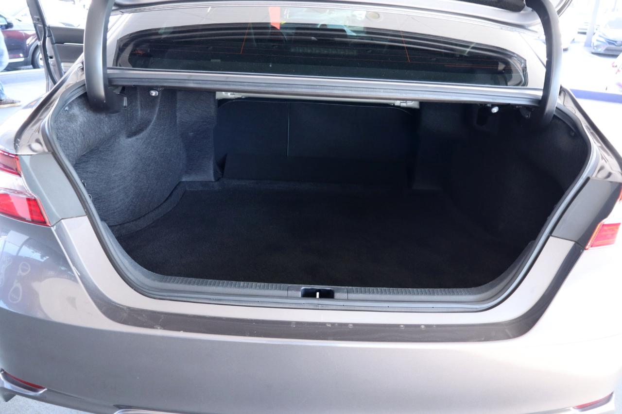 Toyota Camry SE Nightshade Auto (Natl) 2023