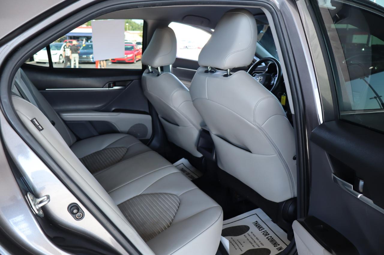 Toyota Camry SE Nightshade Auto (Natl) 2023