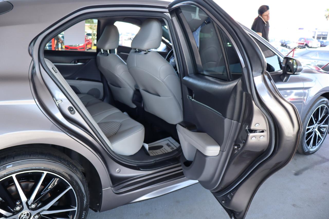 Toyota Camry SE Nightshade Auto (Natl) 2023