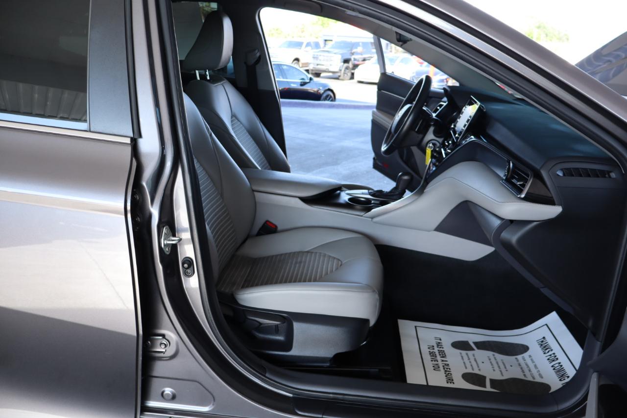 Toyota Camry SE Nightshade Auto (Natl) 2023