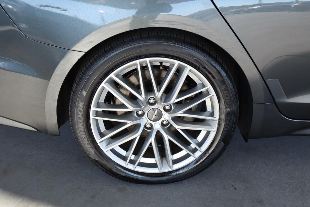 Genesis G70 2.0T RWD 2021