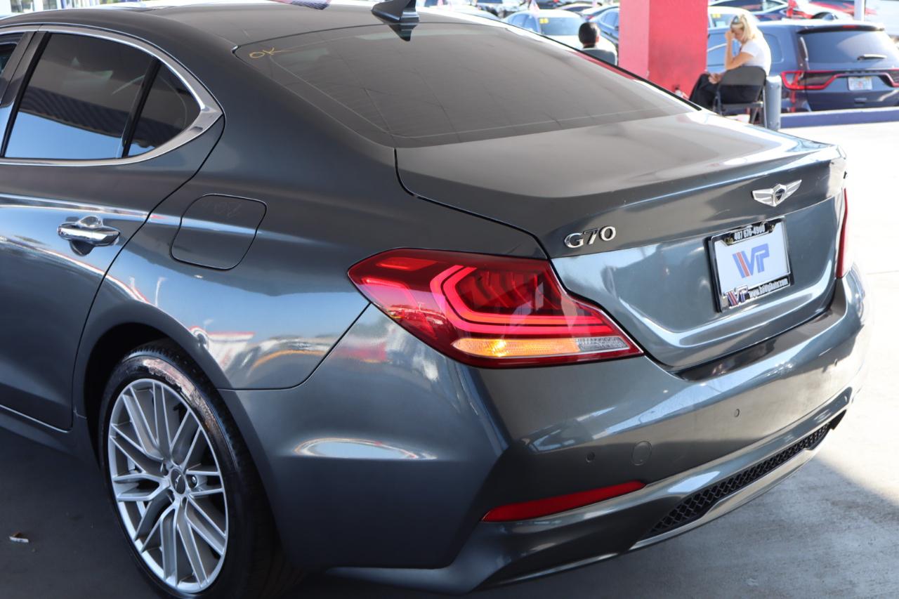 Genesis G70 2.0T RWD 2021
