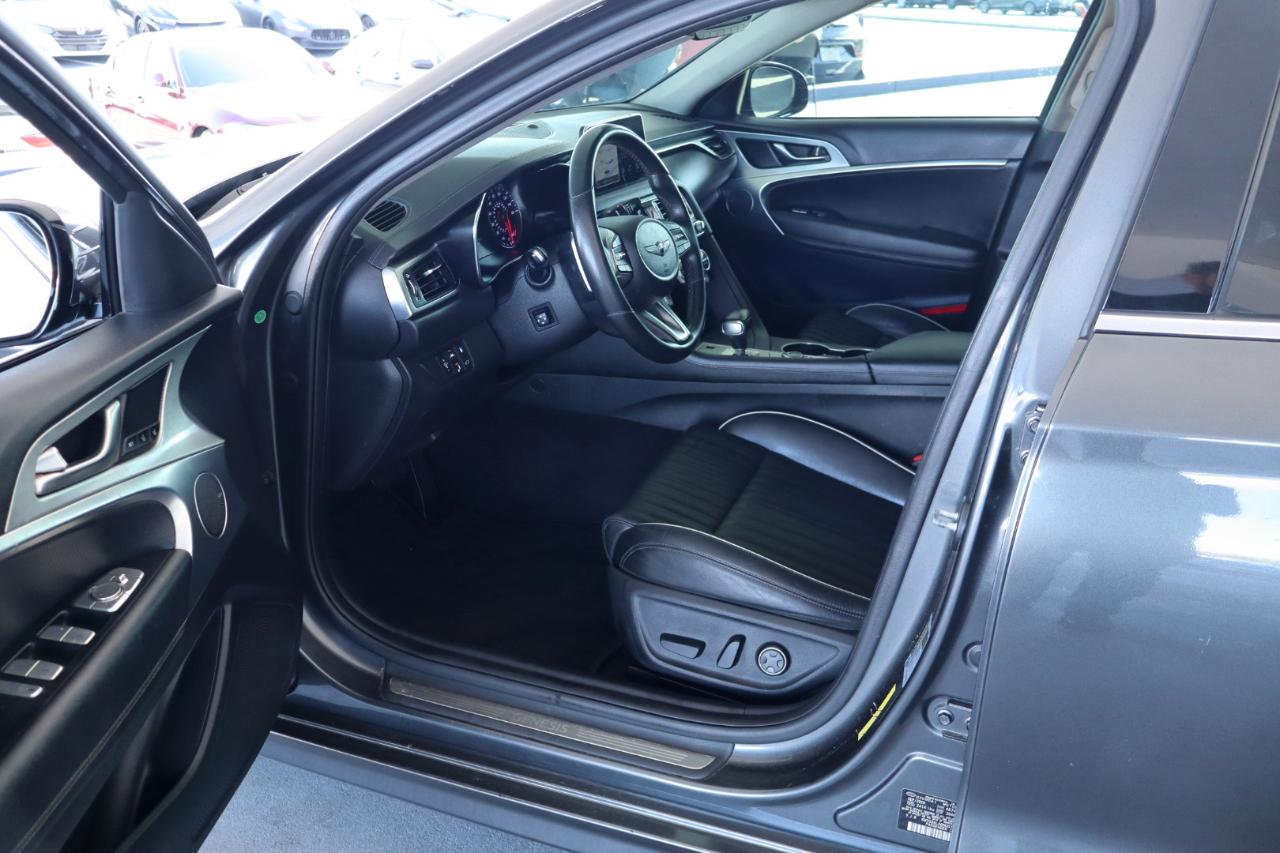 Genesis G70 2.0T RWD 2021