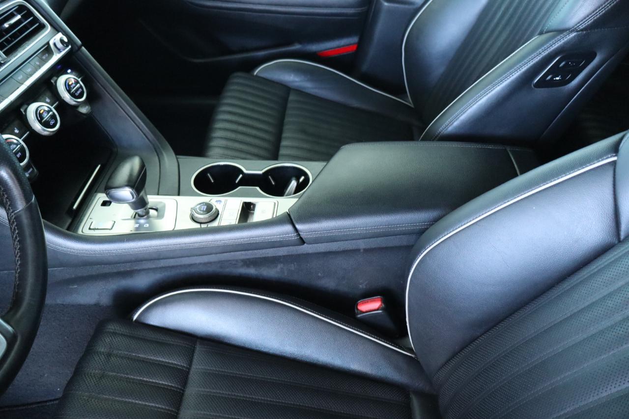 Genesis G70 2.0T RWD 2021