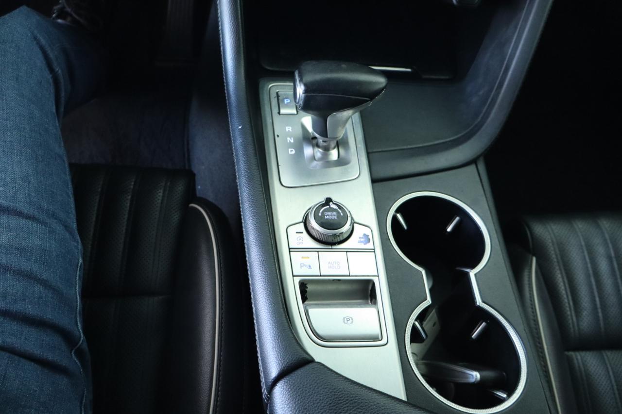 Genesis G70 2.0T RWD 2021