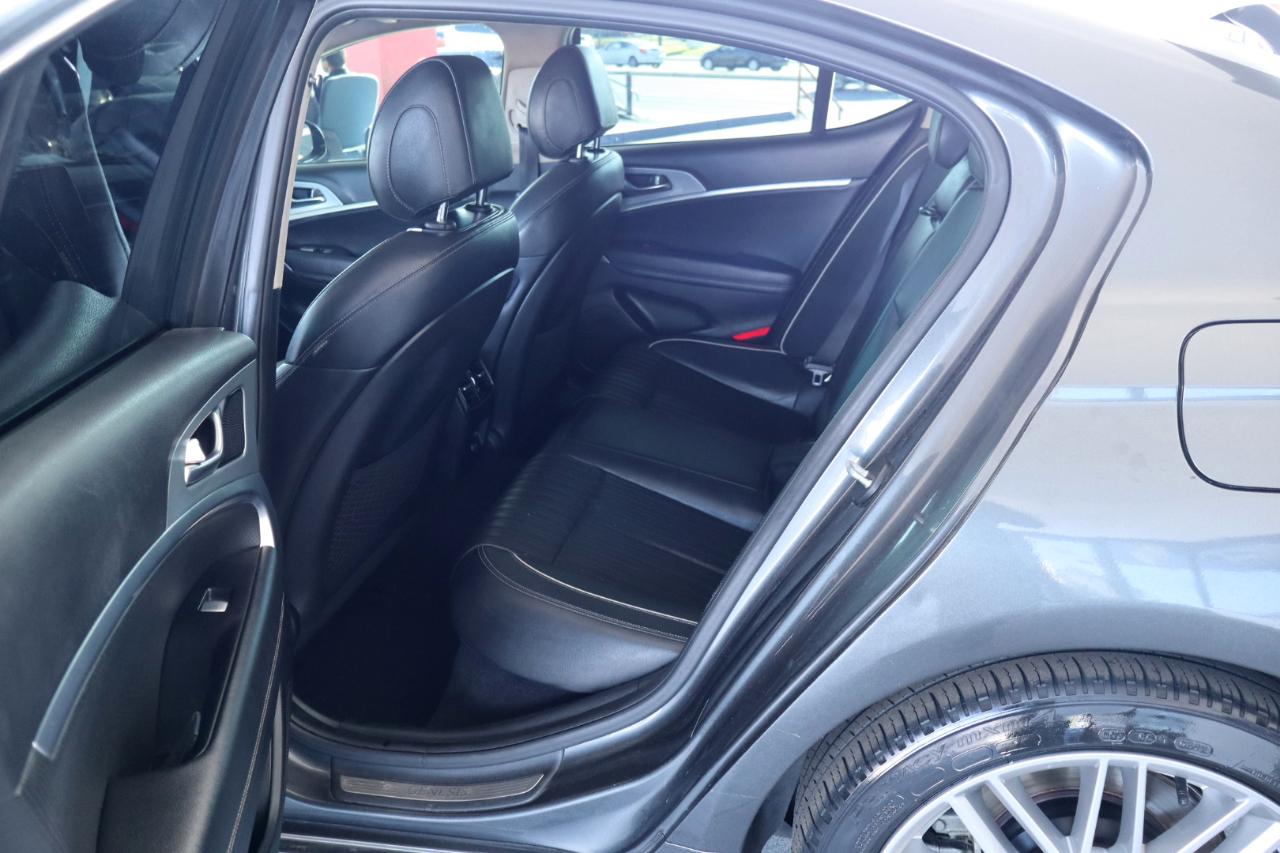 Genesis G70 2.0T RWD 2021