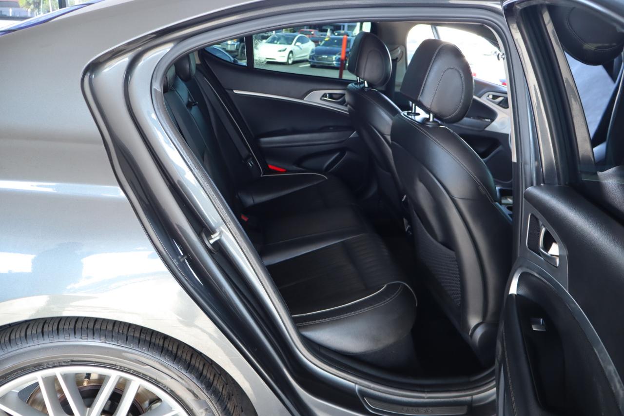 Genesis G70 2.0T RWD 2021