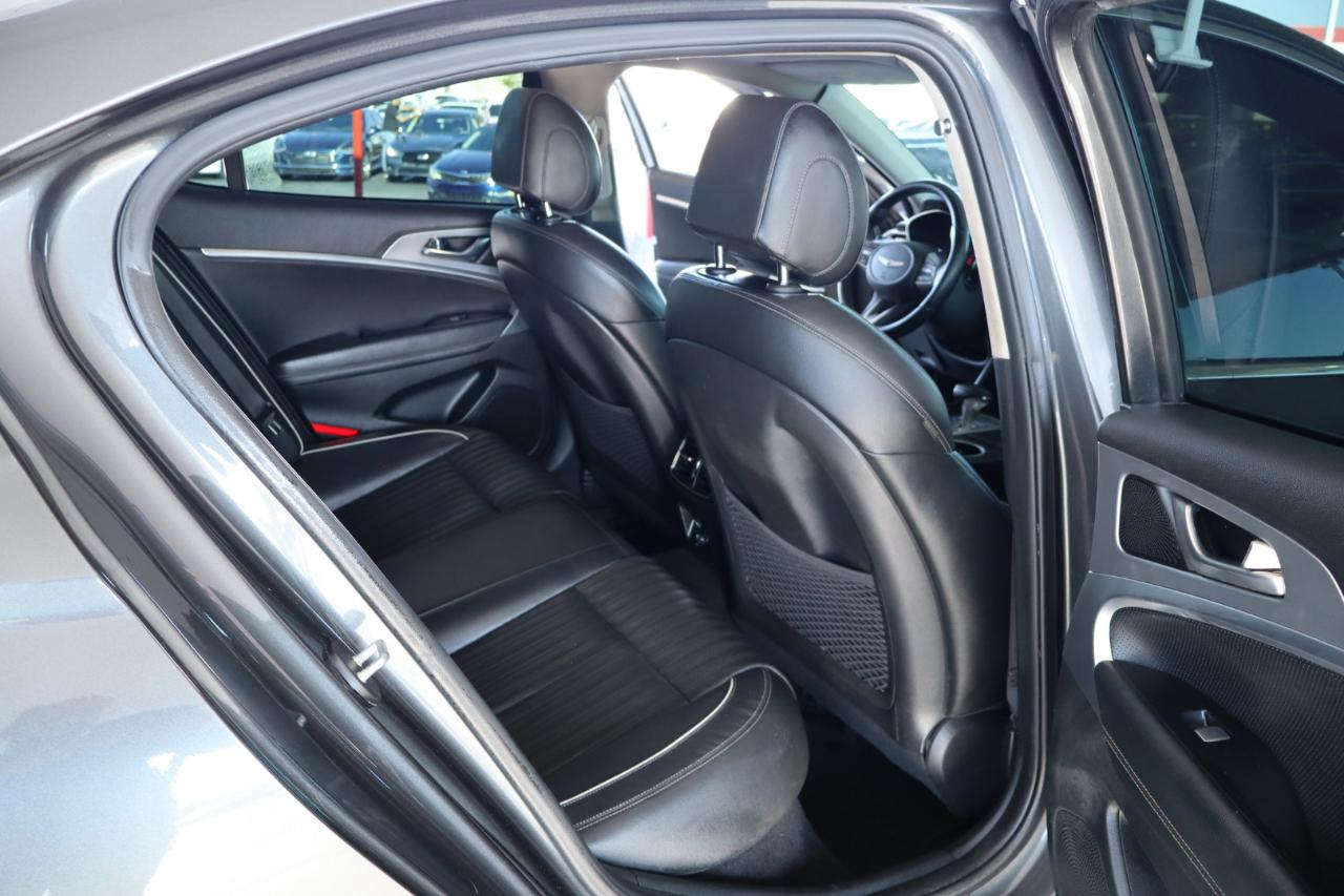 Genesis G70 2.0T RWD 2021