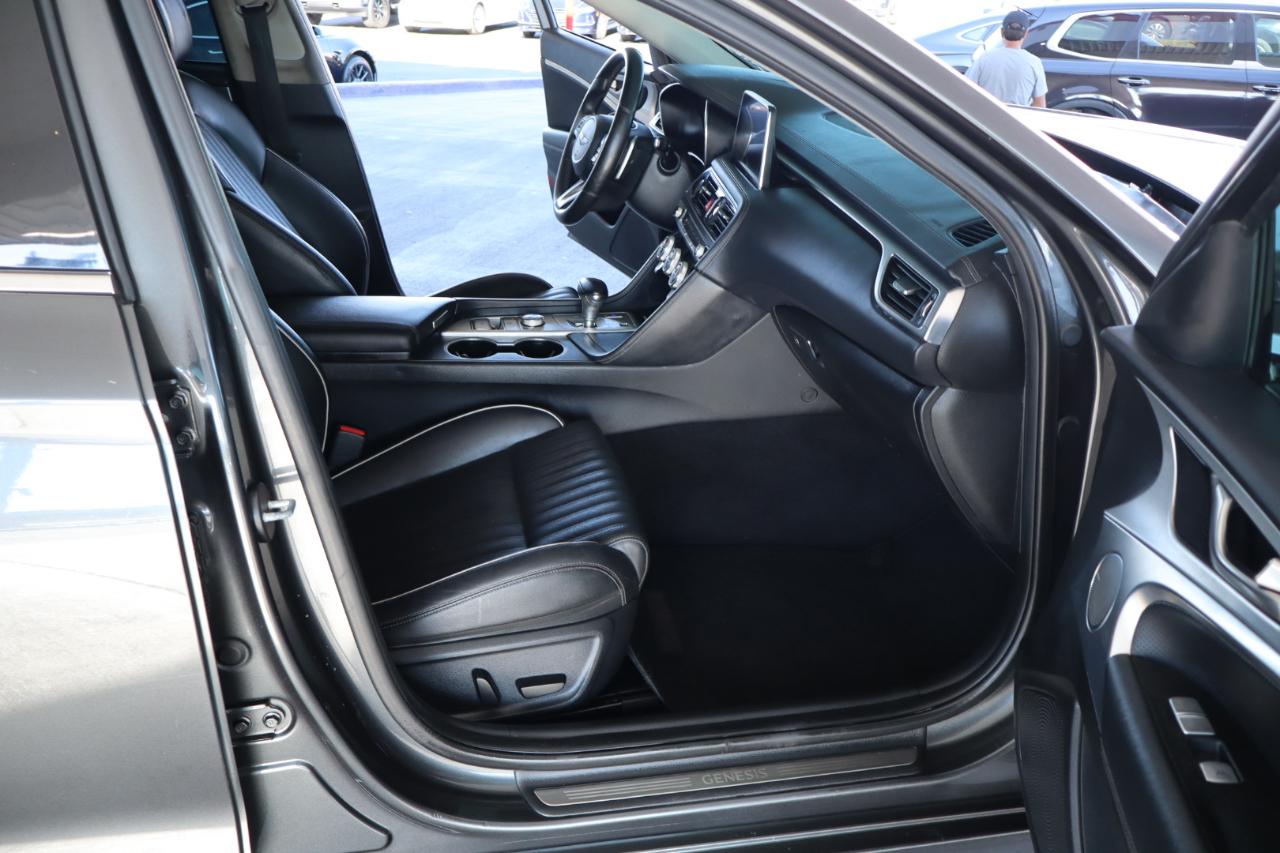 Genesis G70 2.0T RWD 2021