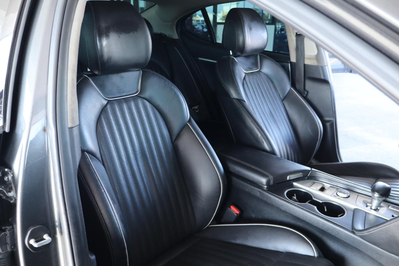 Genesis G70 2.0T RWD 2021