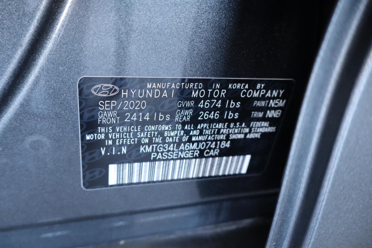 Genesis G70 2.0T RWD 2021