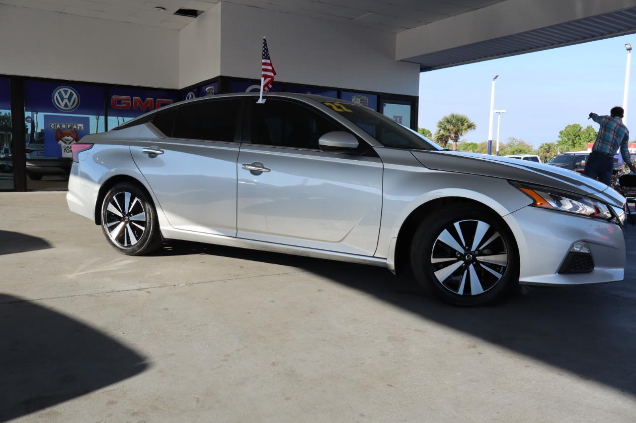 Nissan Altima 2.5 SV Sedan 2022
