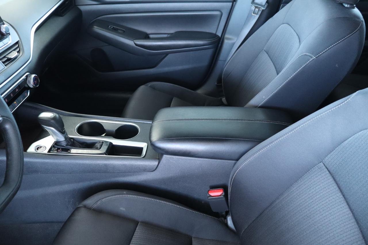 Nissan Altima 2.5 SV Sedan 2022