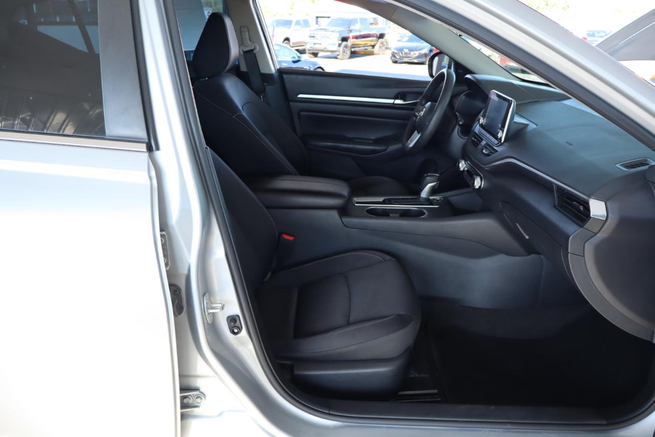 Nissan Altima 2.5 SV Sedan 2022