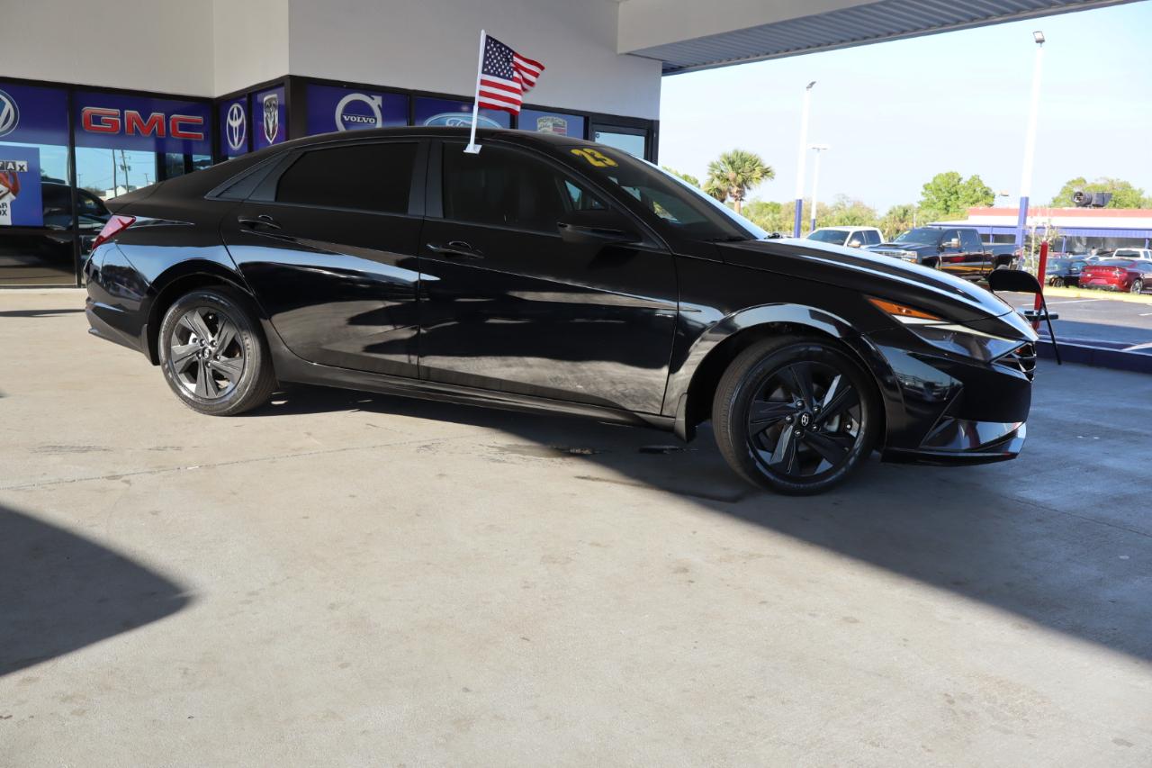 Hyundai Elantra SEL IVT 2023